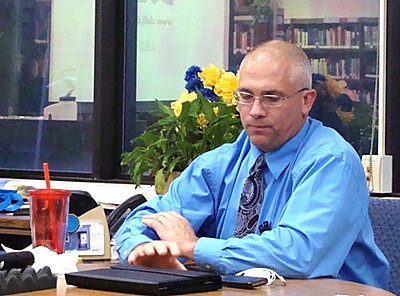 Eric Hartz erichartz_attable