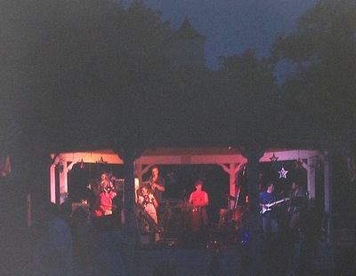 lfw_bandstand