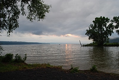 Very cloudy 4th_lake