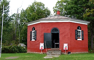 8-sq-schoolhouse