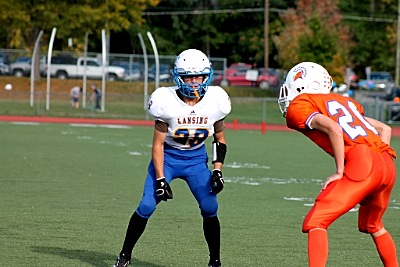 #28 Neal Evener waiting for the snap so he can go out for a pass. football 1015F