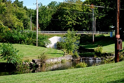 Looking at Auburn Road from the bridge, the entire campus is beautifully landscaped. gs_stream
