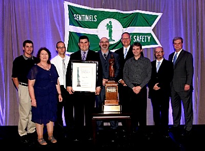 Left to right: Ben Wheeler, Joyce Stern, Heath Torres, Ryan Jackso, Gary Mills, Shawn Wilczynski, Tracy Bunnell, Joseph Klimekoski, National Mining Association President Hal Quinn mineaward