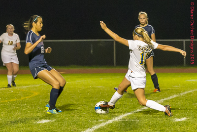 duthie 10 02 15 LansingHS vs WGlen V Girls Soccer W6 1 LSTAR 20151008 87U0140