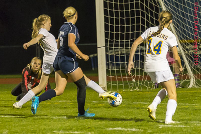 duthie 10 02 15 LansingHS vs WGlen V Girls Soccer W6 1 LSTAR 20151008 87U9521