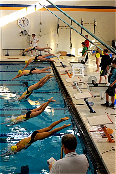 Photos by Robert Romano swim1022 3454A