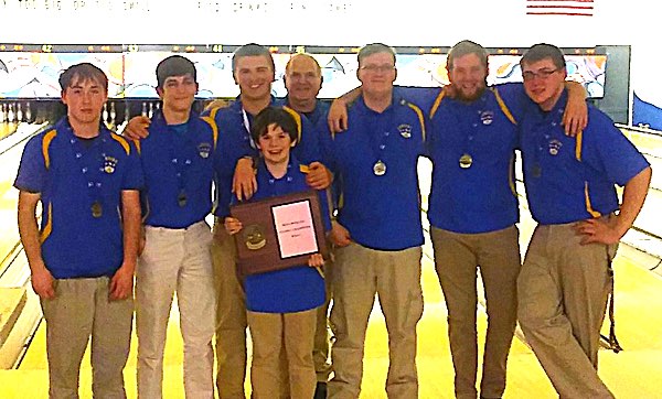 Left to right: Ryan Seymour, Ethan Calupca, Cole Quigley, Coach Christopher, Jerry Howser, Tylor Newton, Brandon Drake. Holding the plaque at center: Parker Ouellette bowling2017