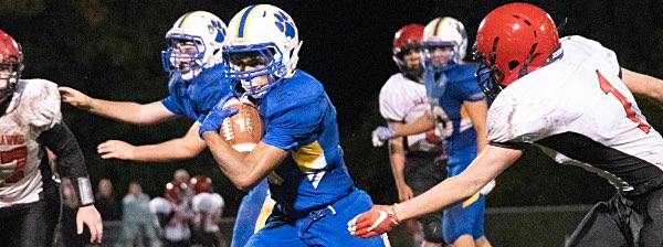 football Devin Wright ball carrier Photo by Bruce Barber