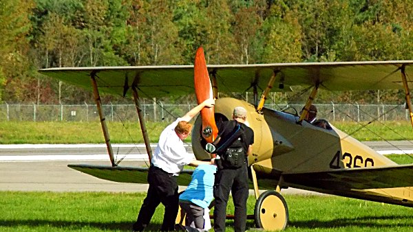 When hand-propping, the engine doesn't start on the first pull! Tommy Come Home Historic Centennial Flight Ithaca-Tompkins Airport September 29, 2018