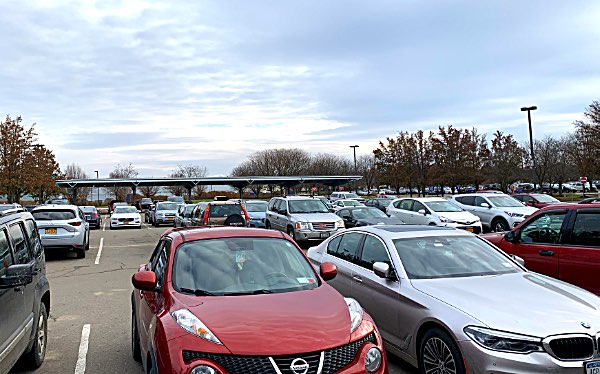 Solar Panels on Airport Parking Shelters