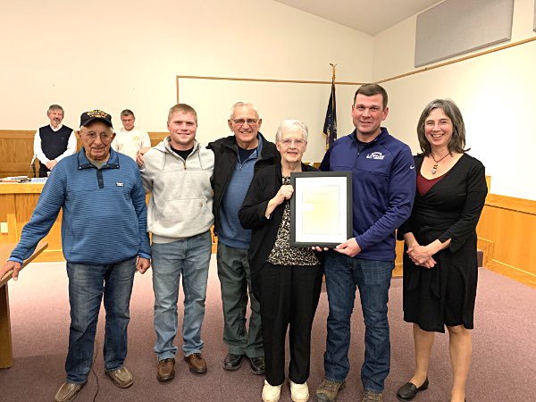 Doris Straw was presented with a framed copy of her resolution by Lansing Councilwoman Katrina Binkewicz and Parks & Recreation Supervisor Patrick Tyrrell. Left to right: Gus Isaac, Owen Davis, Wayne Straw, Doris Straw, Patrick Tyrrell, Katrina Binkewicz Doris Straw